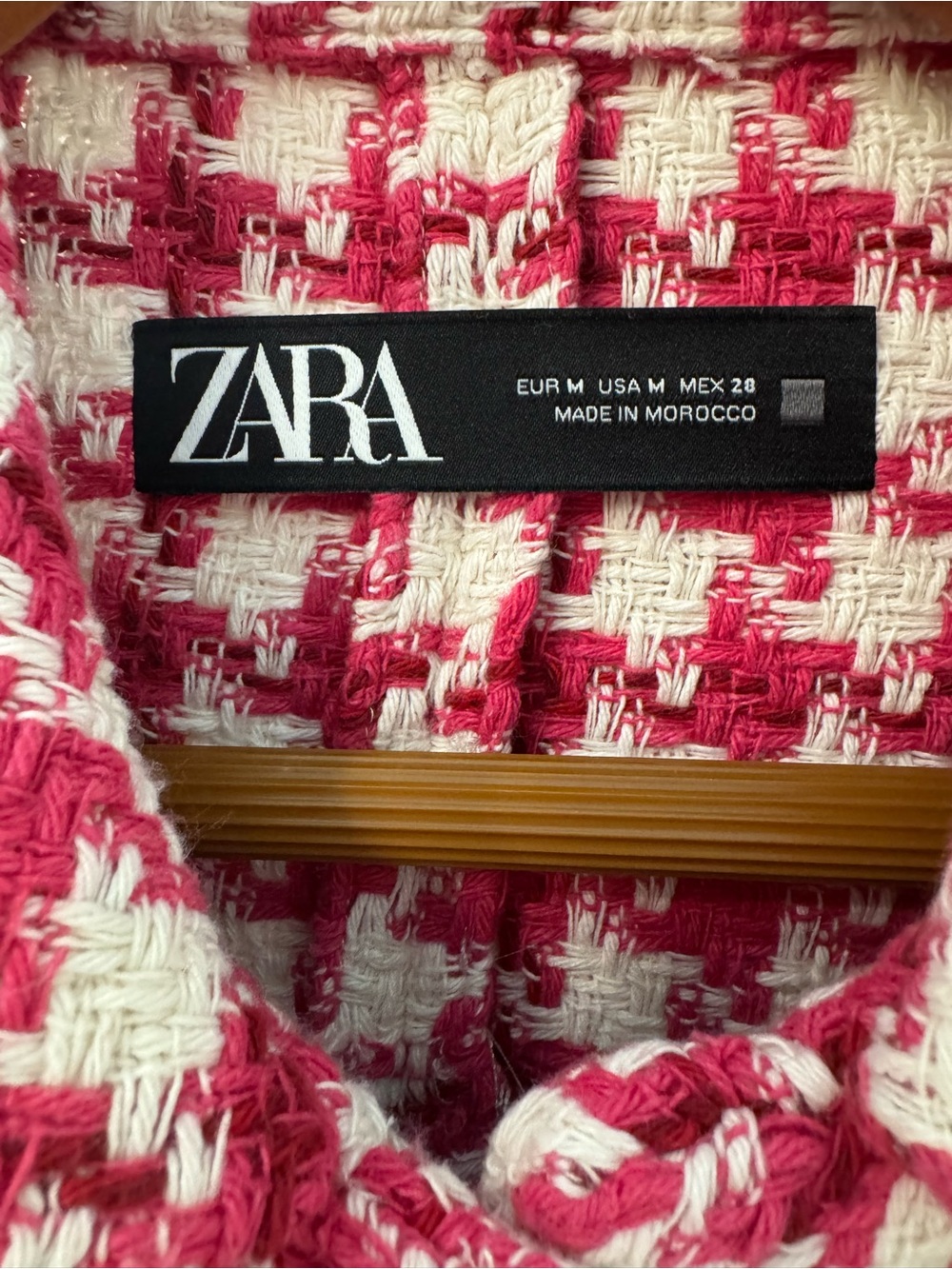 Zara Raspberry & White Houndstooth Cropped Jacket - Picture 5 of 5